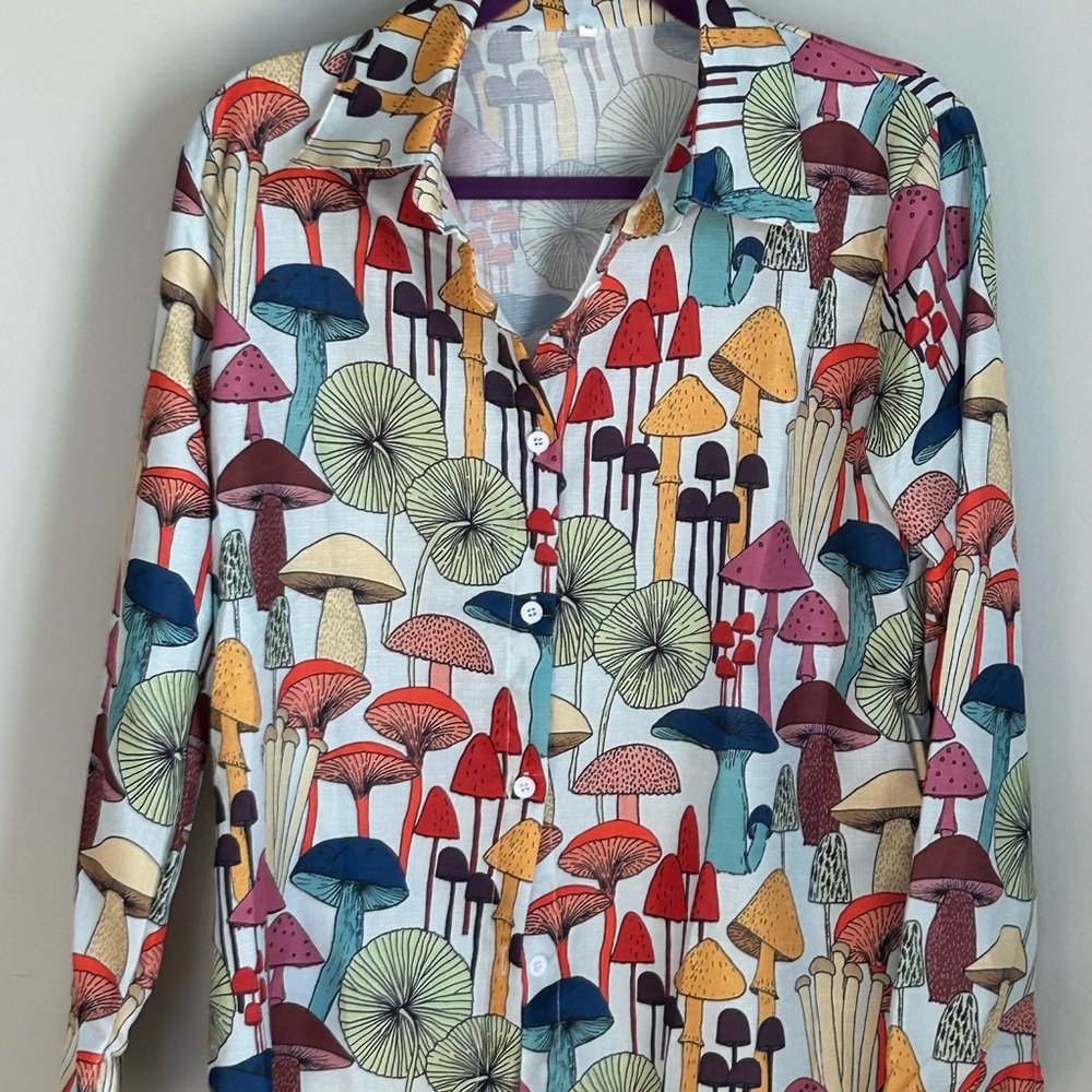 Colorful possibly Vintage 70s Mushroom Print Button-Up Blouse, women’s large